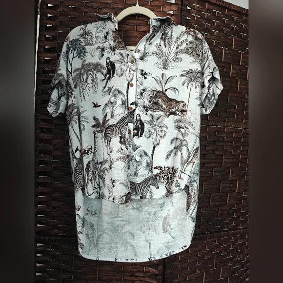 Women's Safari Print Button Down Shirt - Picture 6 of 8